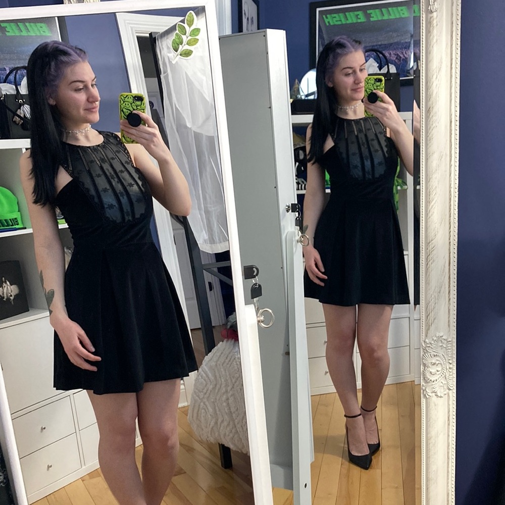 GORGEOUS Black Buffalo David Bitton Mini Dress with Leather&Lace Detailing